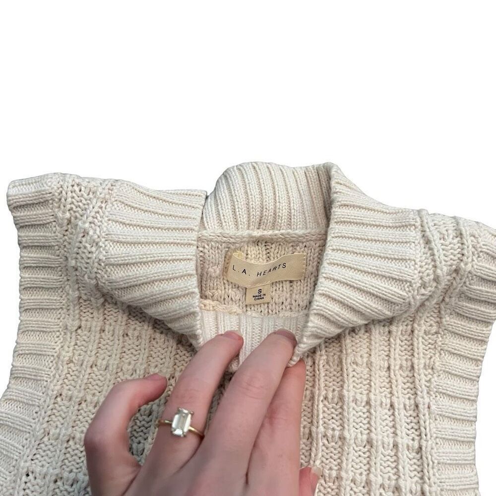 LA HEARTS Cream Knitted Vest Size S - Picture 3 of 6